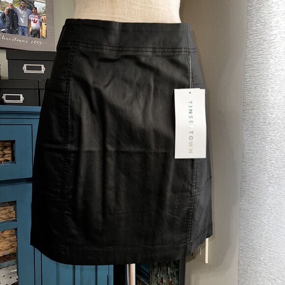 TINSELTOWN Stretch Black Vegan Leather Skirt Women’s Sz Large Knee Length NWT - Picture 1 of 8